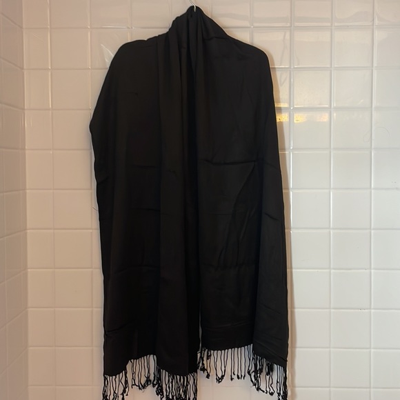 black pashmina. Long, wide, soft,multifunctional, versátil - Picture 3 of 17
